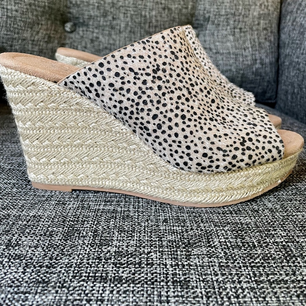 NWOT Chinese Laundry Wedges